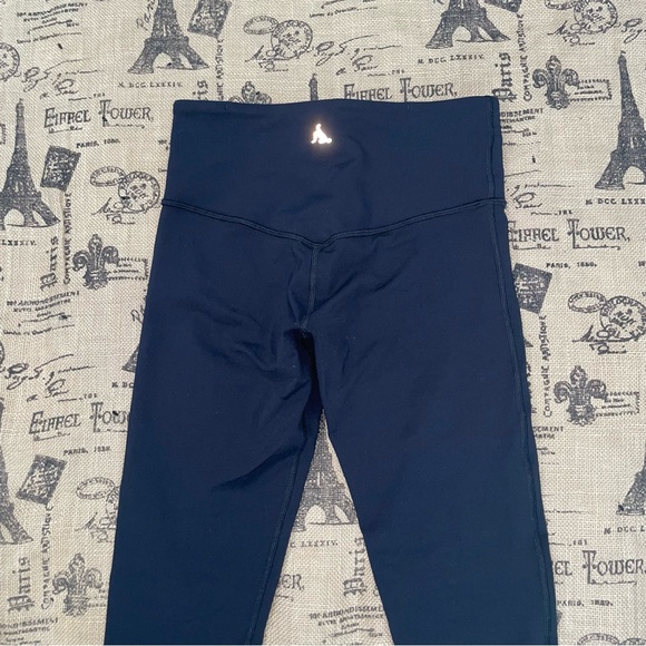 Nancy Rose Performance Black Ripped Slits High Rise Front Pocket Legging Size 6 - Picture 11 of 16